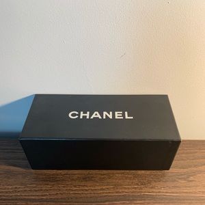 Chanel barely worn oversized sunglasses